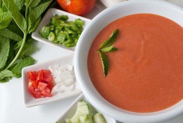 Gazpacho andaluz tradicional receta fácil