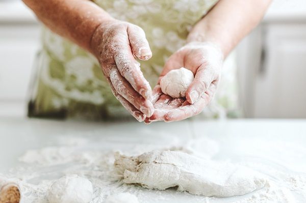 Hacer bolitas con la masa