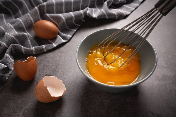Batir los huevos