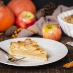 Porción de tarta de manzana receta americana