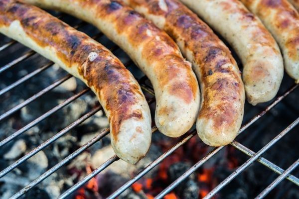 Salchichas Bratwurst a la parrilla