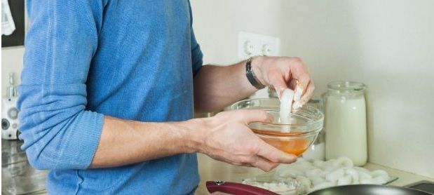Calamares enharinados sumergido en huevo