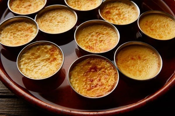 Flan recién hecho y sacados del horno