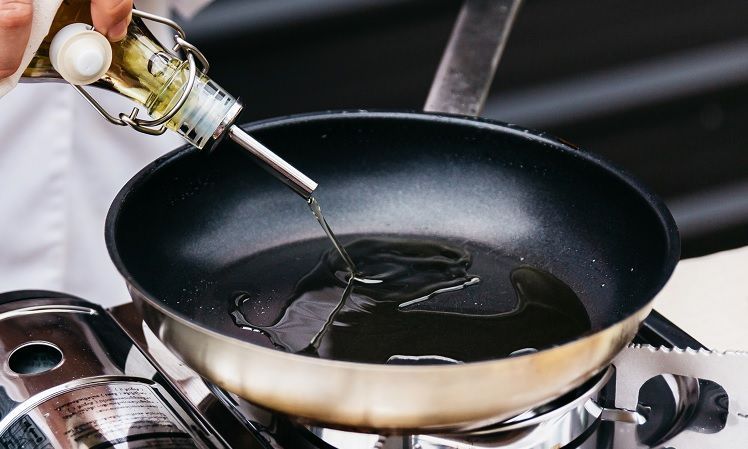 freir ajos en aceite