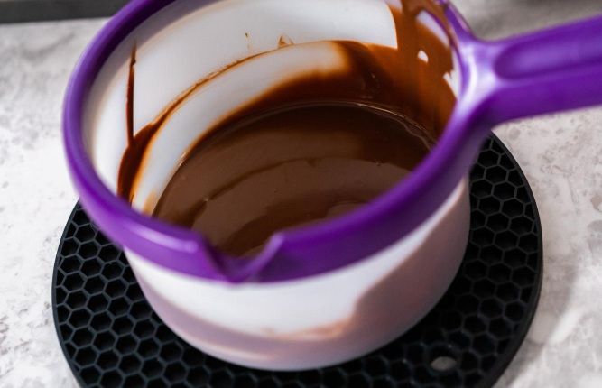 Fundir el chocolate al baño maría
