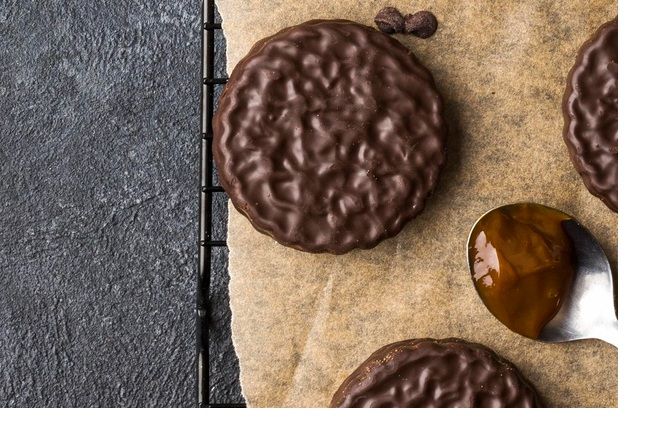 Moscovita con cuchara de chocolate al lado