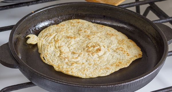Tortita calentándose en sartén