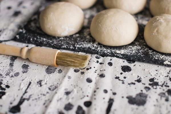 Bolas pequeñas de masa para el horno