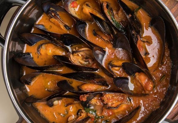 Mejillones a la marinera receta catalana en la sartén