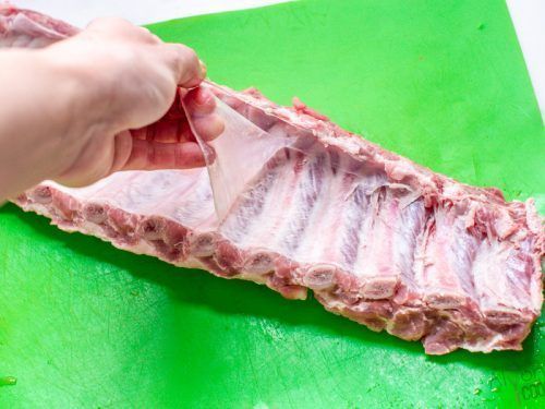bbq-ribs-in-the-oven-14-membrane-500×375