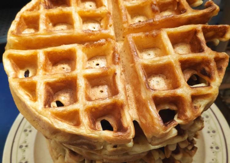 chicken-and-waffles-recipe-main-photo