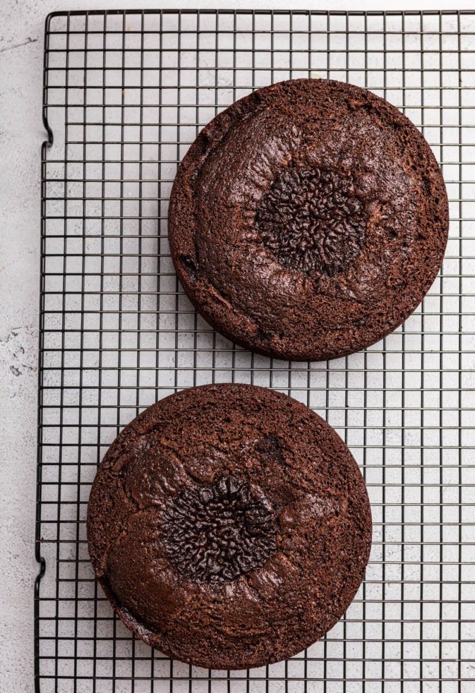 guinness-chocolate-cake-cooling-on-a-wire-rack-1-of-1-683×1024