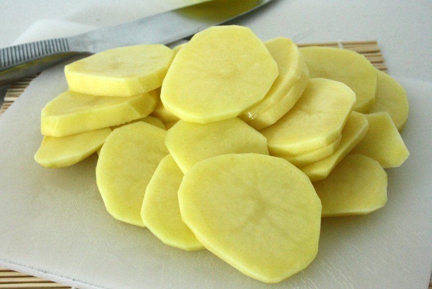 cortar-las-patatas-en-rodajas