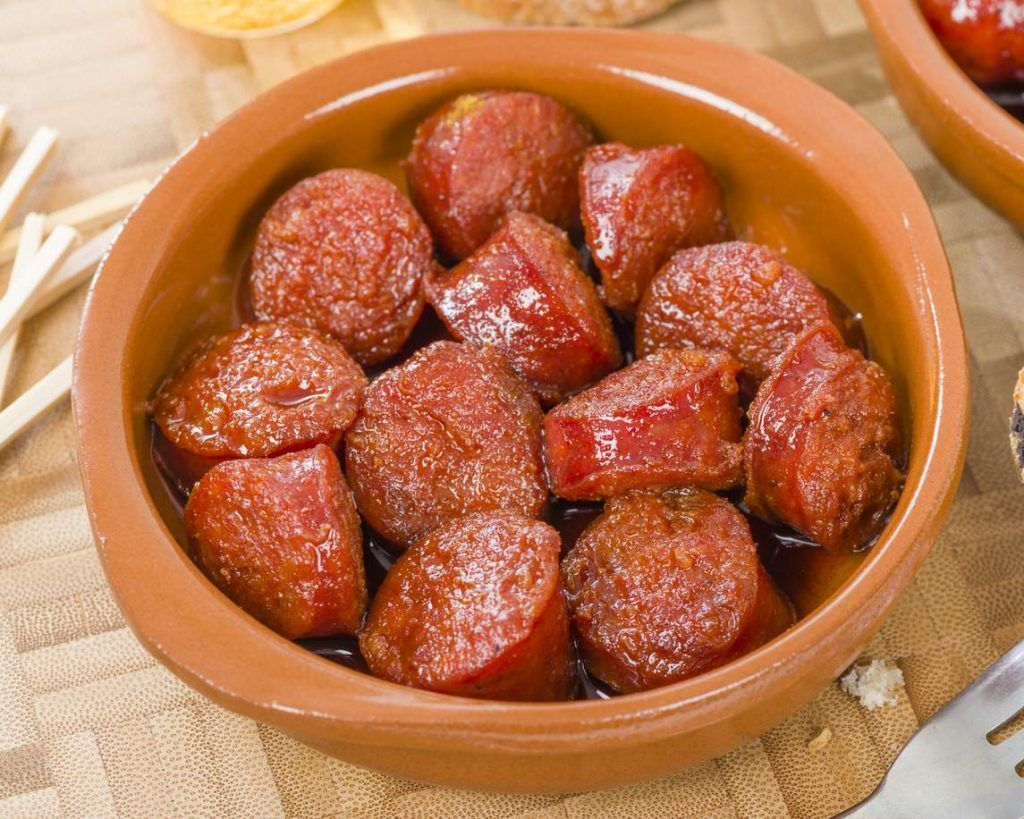 Chorizos a la sidra