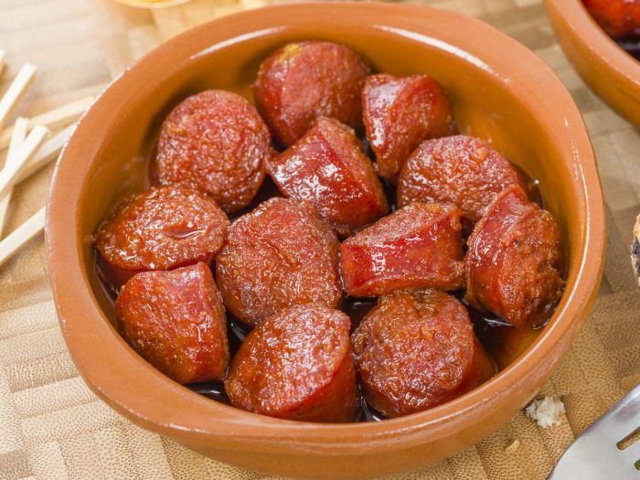 Chorizos a la sidra