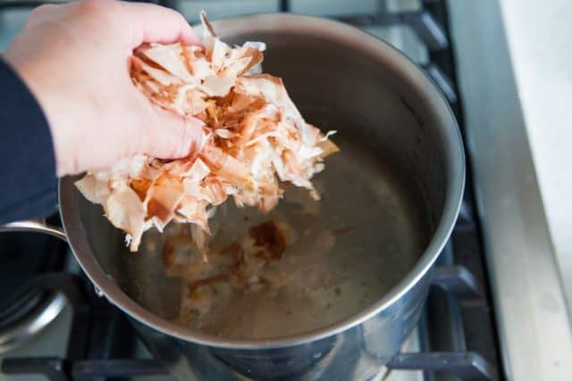 how-to-make-miso-soup-8951-640×427