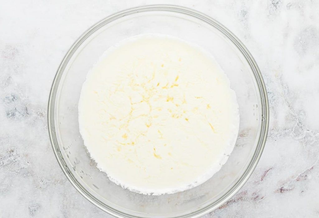 How-to-Make-Sour-Cream-at-Home-step-by-step-1
