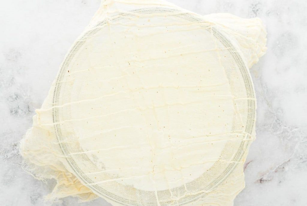 How-to-Make-Sour-Cream-at-Home-step-by-step-3