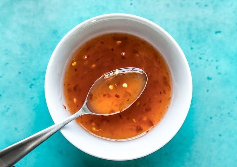 Sweet-Chili-Sauce-on-spoon