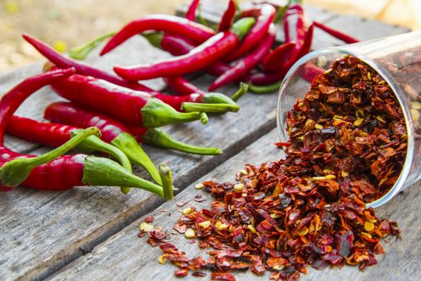 como_hacer_aceite_picante_casero_51388_paso_1_600