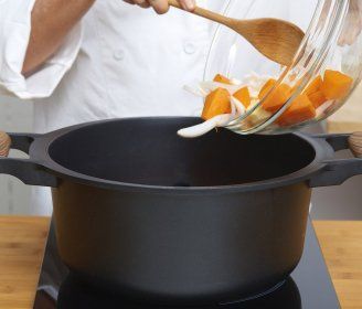 crema-de-calabaza-manzana-paso-2_2_328x280