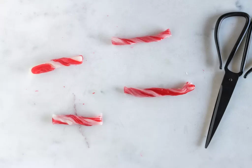 candy-canes-recipe-521012-step-18-32df05a5755648f29b95e9ffb78668e9