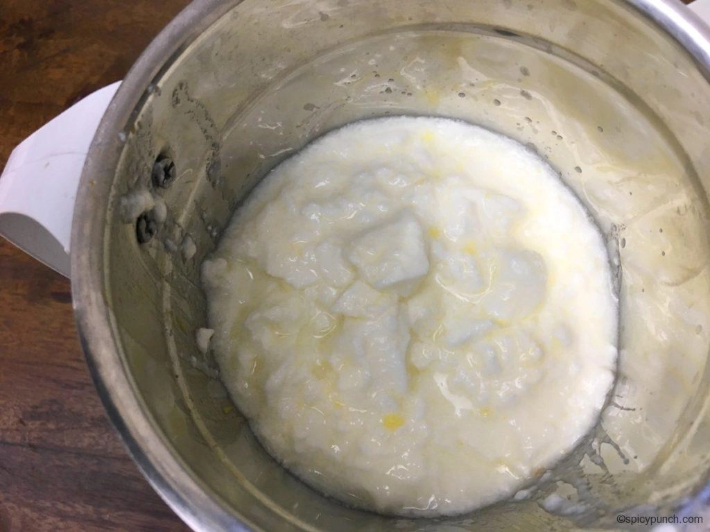 curd-is-added-in-the-grinder-after-mango-pulp-1024×767