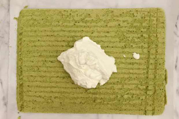 now-to-slap-on-your-filling-don-t-do-this-unless-your-cake-is-completely-cool-hot-cake-cold-whipped-cream-wet-mush
