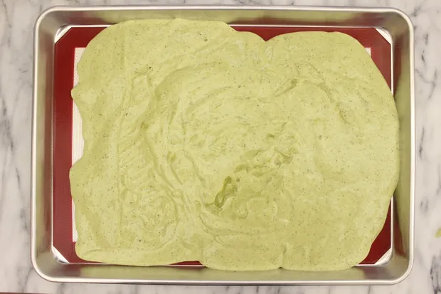 pour-the-rest-of-the-cake-batter-into-the-pan