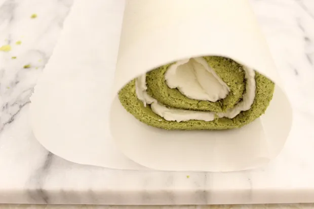 remove-the-ruler-while-holding-down-the-paper-and-roll