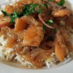 Calamares encebollados con arroz
