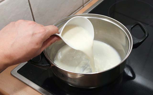 v4-728px-heat-milk-step-2