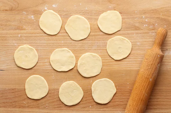russian-pelmeni-meat-dumplings-recipe-1137313-step-04-6bf5eb20ca8e41598fd3c7a9504c7d85