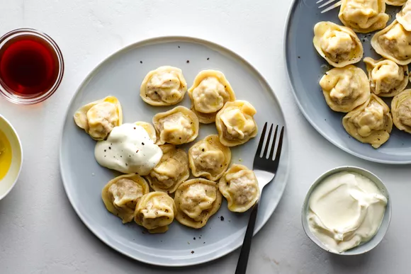 russian-pelmeni-meat-dumplings-recipe-1137313-step-04-c64326aa715f48b98880283be9a249e1