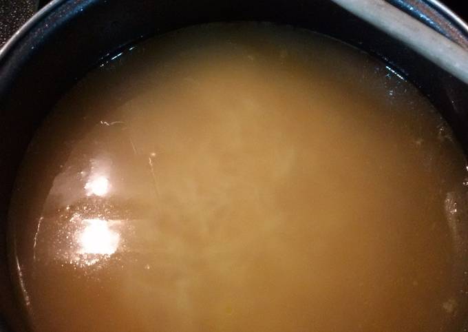 caldo-de-pollo-en-olla-rapida-foto-principal
