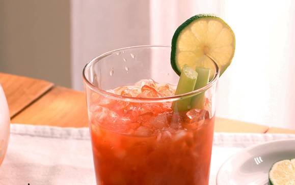 CTIS0269-receta-bloody-Mary-paso-3_DQozh3a_desktop_step