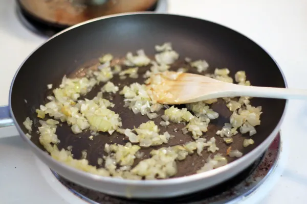 como_hacer_macarrones_con_atun_33237_paso_1_600