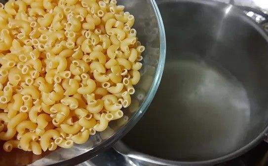 sopa_de_coditos_fria_37011_paso_1_600