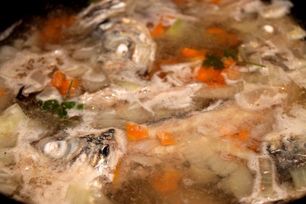 Fumet-de-pescado-preparación-1024×683