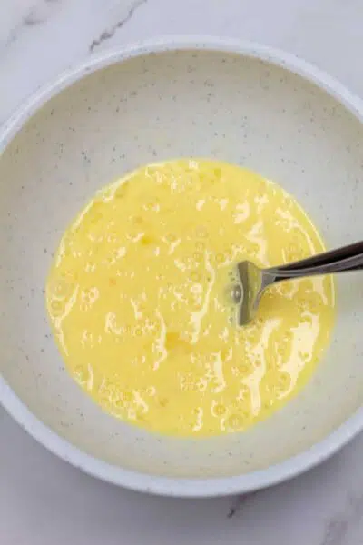 cheese-omelet-process2-400×600