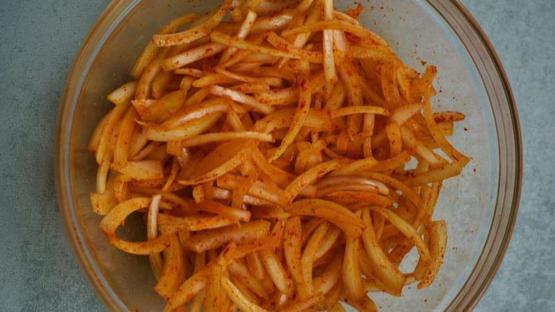 kanda-bhaji-recipe-step1-800×450