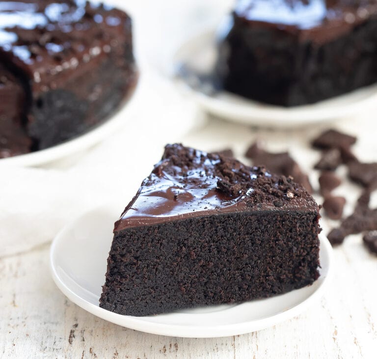 2-ingredient-oreo-chocolate-cake-9-768×731