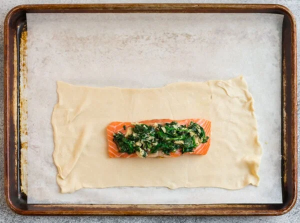How-to-Make-Salmon-Wellington-in-Puff-Pastry-600×446