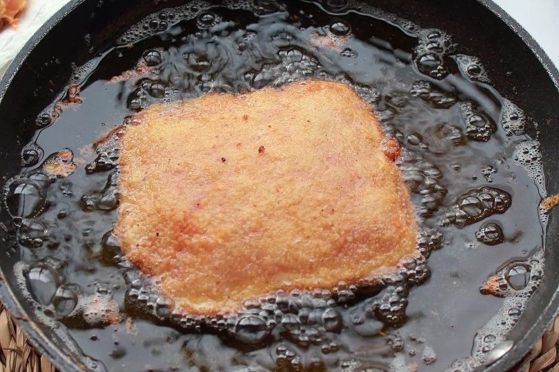 momento-del-proceso-de-fritura-del-san-jacobo