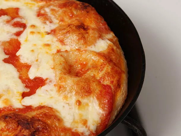 __opt__aboutcom__coeus__resources__content_migration__serious_eats__slice.seriouseats.com__images__2013__01__20130121-pan-pizza-lab-recipe-03-1865a10f09eb47089da5b1bcf51a87e3