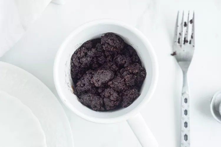 Simply-Recipes-Brownie-Mug-Method-3b-de8f023a7c294022ae5c2c256dcb4e32