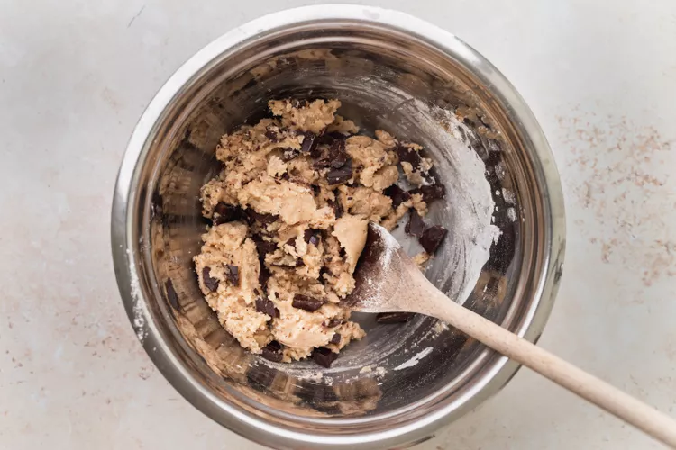 Simply-Recipes-Vegan-Chocolate-Chip-Cookies-Method-4-b82b88a050d140ddad813a88ce2df68a