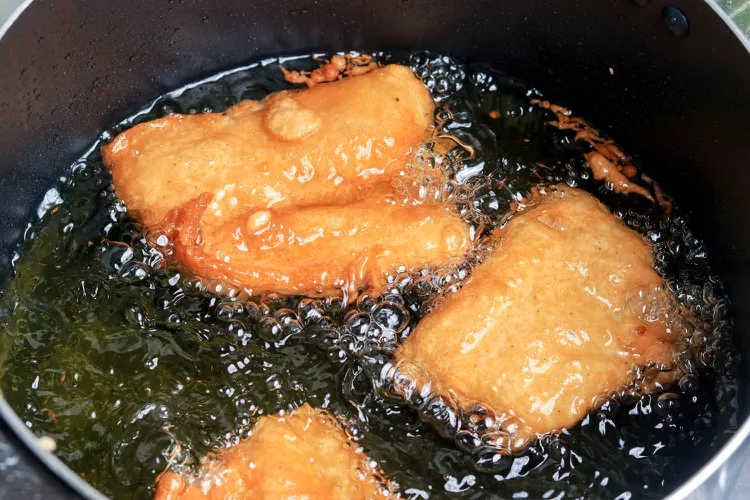 best-fish-and-chips-recipe-434856-Step_10-5ba4158d4cedfd002511491d