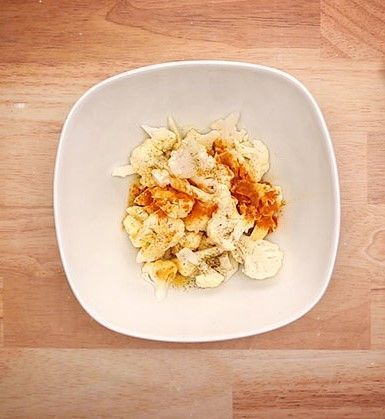 Easy-roasted-cauliflower-recipe-step-1