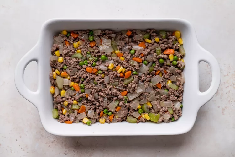 Simply-Recipes-Easy-Shepherds-Pie-Method-6-6fc9a320d52f441e87ac75b6747b4f48